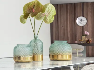 Vaso in vetro riciclato con superficie lavorata Curly di Calligaris