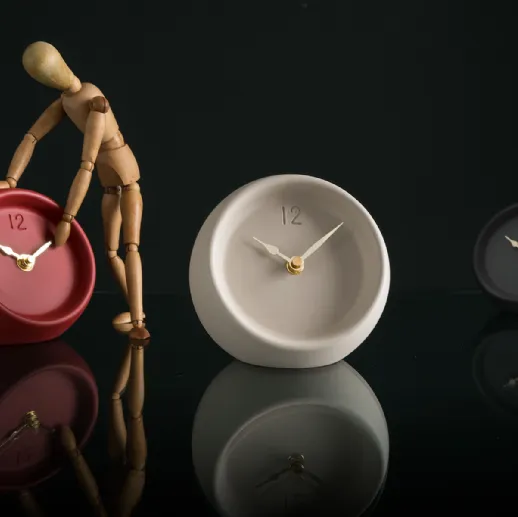 Orologio da tavolo in ceramica Senzatempo di Calligaris