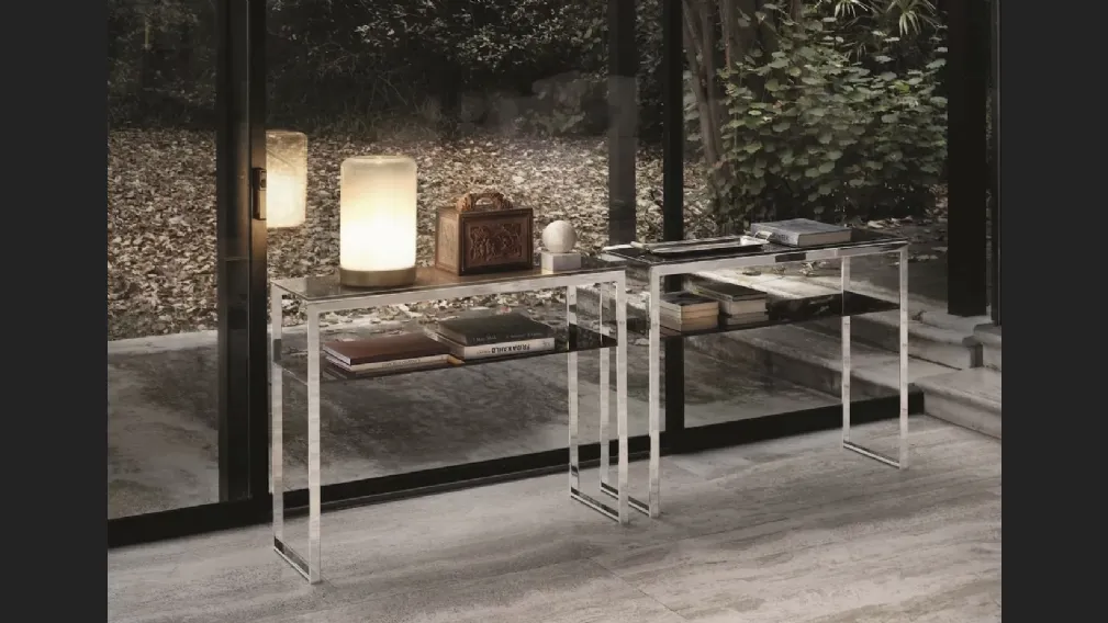 Lampada da tavolo Pop in vetro sfumato bianco con base in acciaio laccato di Bontempi