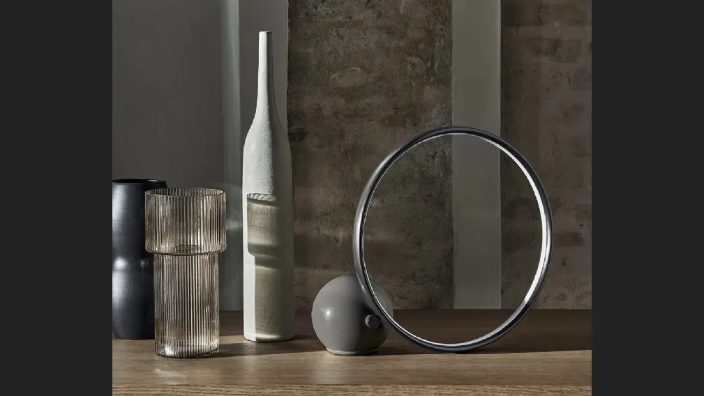 Lampada Circle da tavolo in acciaio laccato antracite di Bontempi