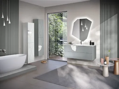 Mobile da Bagno sospeso Crizia laccato Grigio con inserto in laminam Marmo Bianco con colonne laccate Bianco e Grigio con inserto in laminam Marmo Bianco di Bluelife