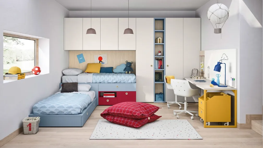 Cameretta a ponte con due letti e scrivania doppia Kids space 20 di Nidi