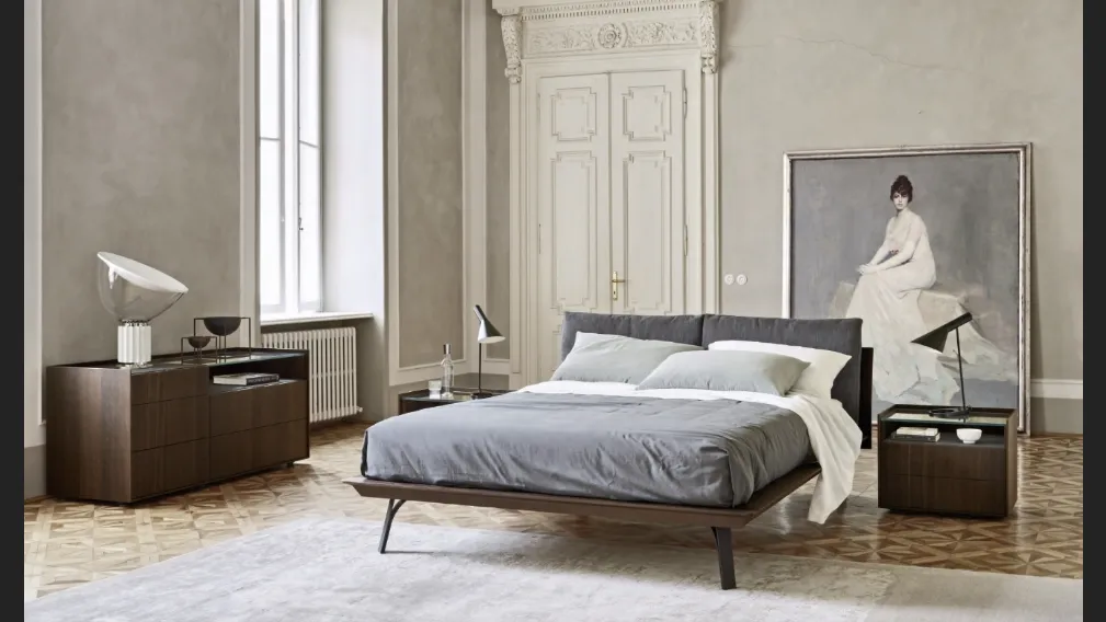 Letto matrimoniale Abbraccio in legno con cuscini imbottiti di Sangiacomo