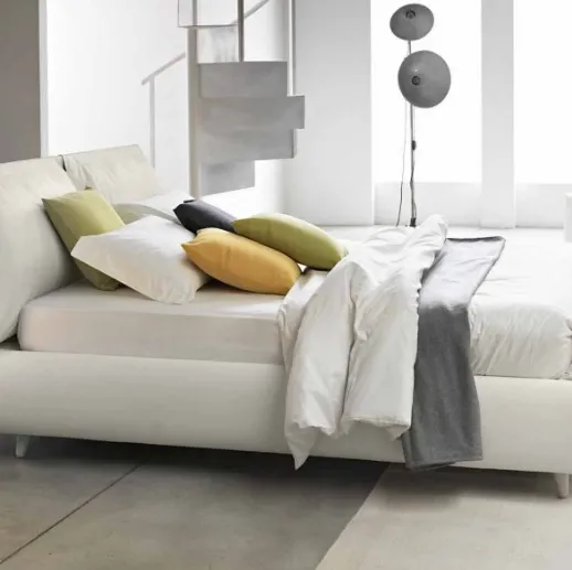 Letto in tessuto imbottito con box contenitore Malou di Bontempi Letti Design