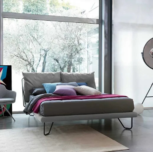 Letto in tessuto con testiera imbottita Miller di Bontempi Letti Design