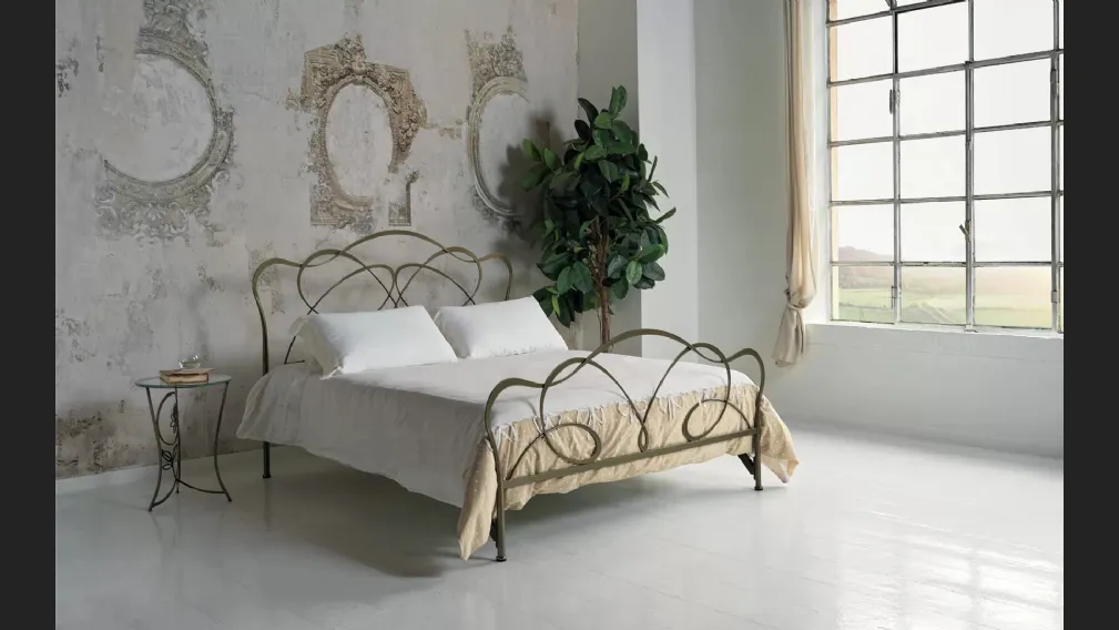 Letto in ferro battuto con testiera Fantasy di Bontempi