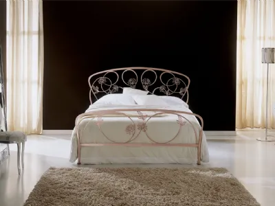 Letto con testiera lavorata con fiori in ferro battuto Glicine di Bontempi