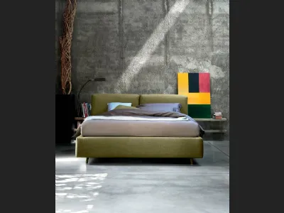 Letto in tessuto imbottito con testiera Kuna di Bontempi Letti Design