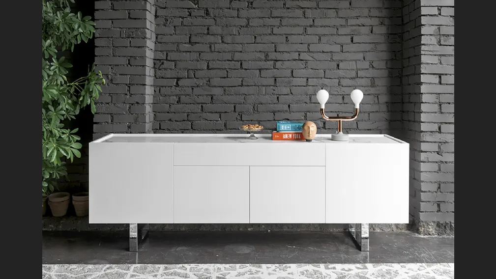 Madia Horizon in laccato di Calligaris