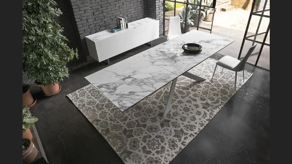 Madia Horizon in laccato di Calligaris