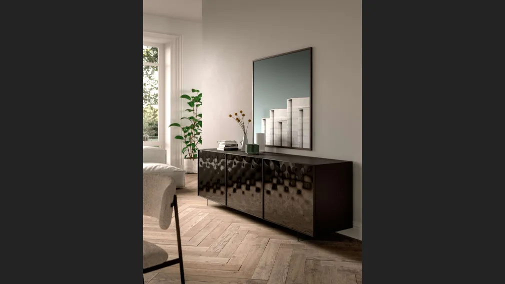 Madia Sarah con contenitore laccato opaco e ante rivestite in specchio bronzato curvato di Ozzio