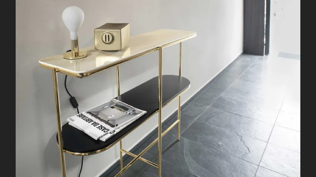 Mobile ingresso in ottone lucido con piano superiore in ceramica e piano inferiore in legno Puro Calligaris