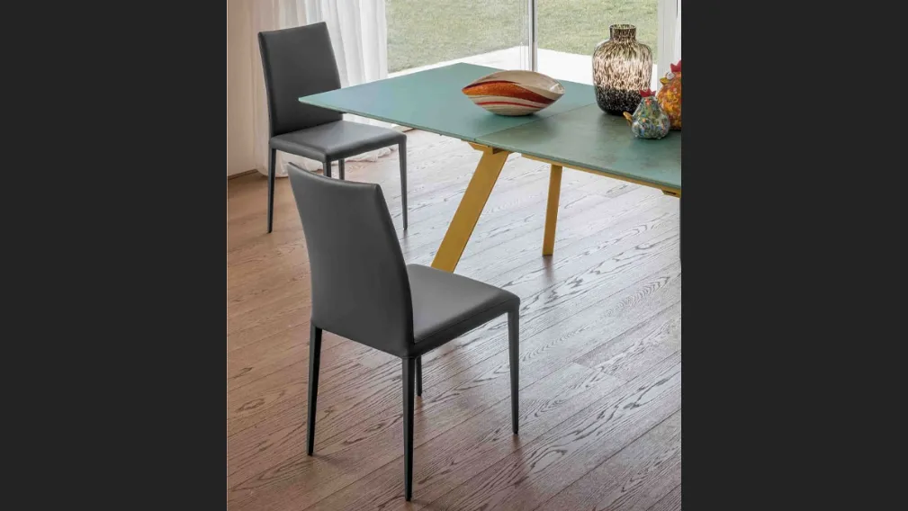 Sedia rivestita in ecopelle Dandy di Altacom