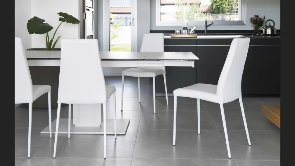 Sedia imbottita Aida di Calligaris