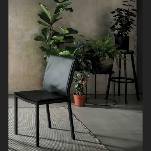 Sedia rivestita in pelle Molly di Altacom