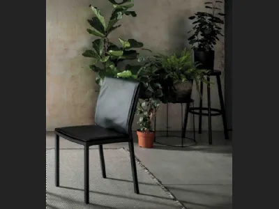 Sedia rivestita in pelle Molly di Altacom