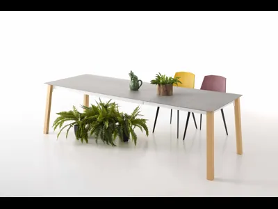 Tavolo allungabile Quadro Angoli Raggiati di Pointhouse