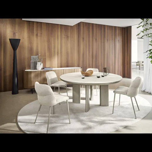 Tavolo Sandy rotondo con piano in legno di Calligaris