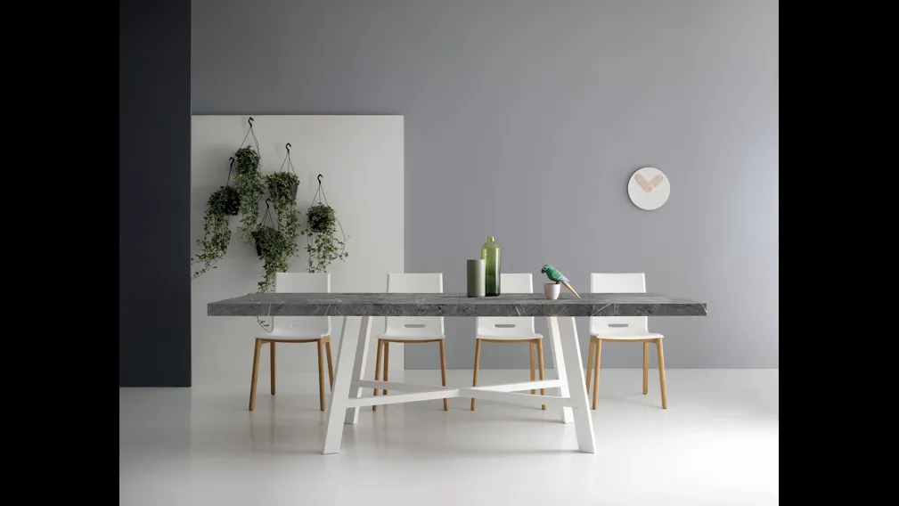 Tavolo Thor Allungabile con piano in laminato effetto marmo di Pointhouse