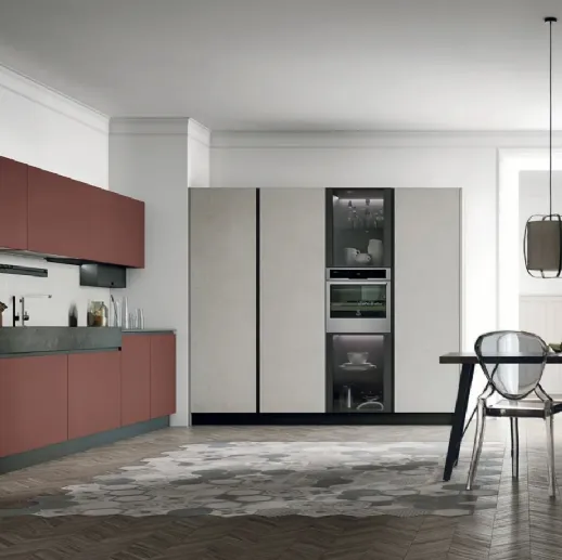 Cucina Moderna ad angolo Alevé v05 in laccato UV Rosso Vino opaco e colonne in laminato materico Pietra Piasentina di Stosa